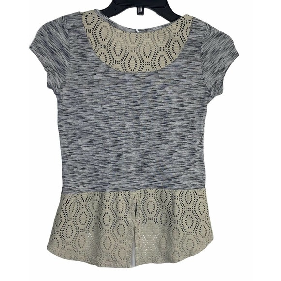 2 LOT Hanes & Girls Emojii Graphic Tee Top - Picture 3 of 12